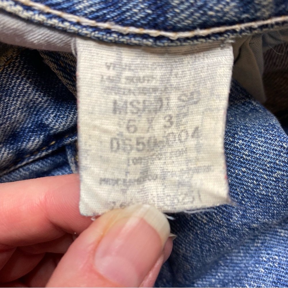 Vintage Wrangler Cut-Off Jean Shorts - Picture 8 of 9